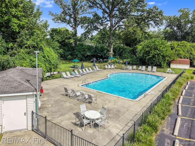 475 N Eton Street C2, Birmingham, MI 48009