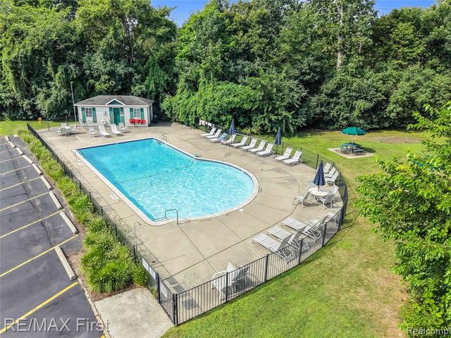 475 N Eton Street C2, Birmingham, MI 48009