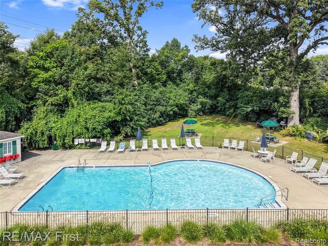 475 N Eton Street C2, Birmingham, MI 48009