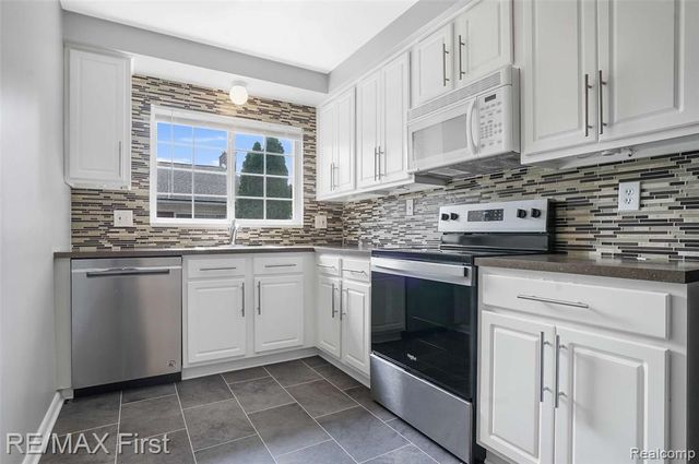 475 N Eton Street C2, Birmingham, MI 48009