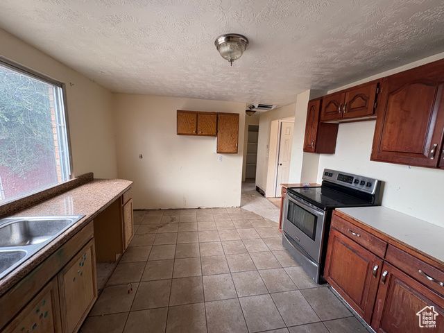 87 W 8710 S, Sandy, UT 84070