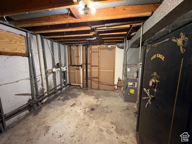87 W 8710 S, Sandy, UT 84070
