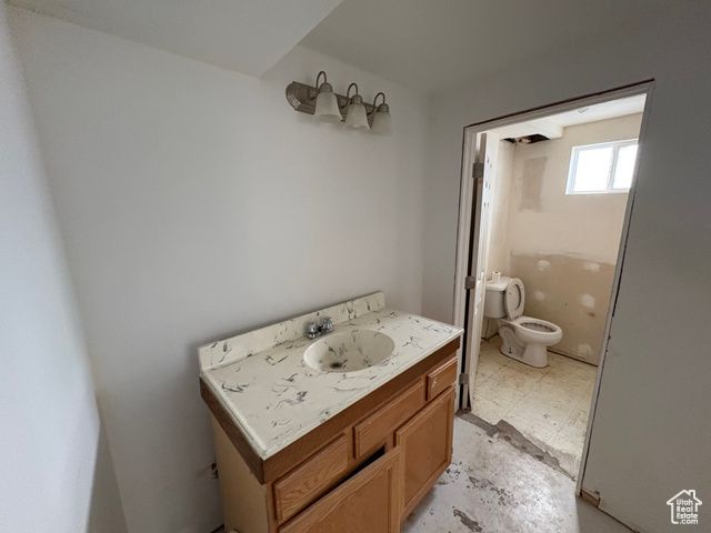 87 W 8710 S, Sandy, UT 84070