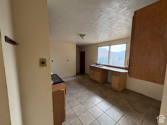 87 W 8710 S, Sandy, UT 84070