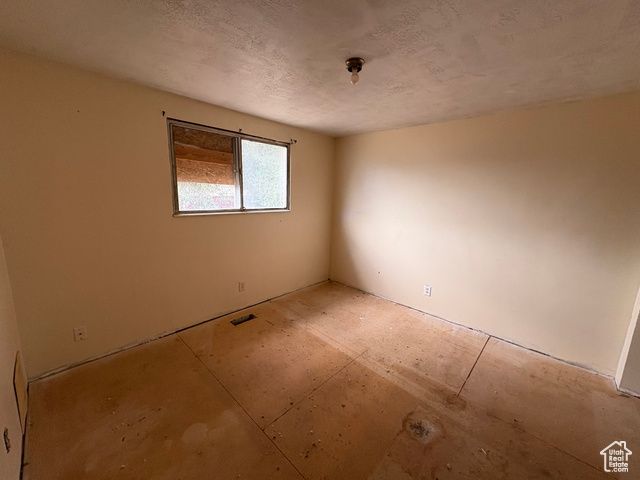 87 W 8710 S, Sandy, UT 84070