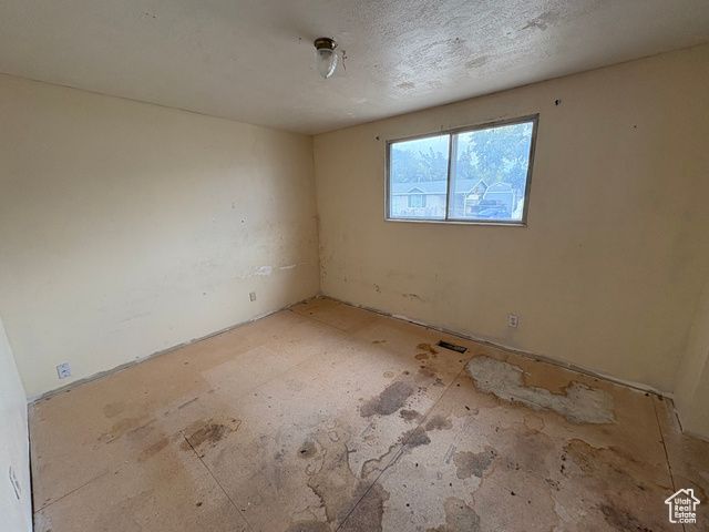 87 W 8710 S, Sandy, UT 84070