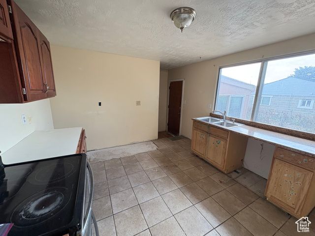 87 W 8710 S, Sandy, UT 84070
