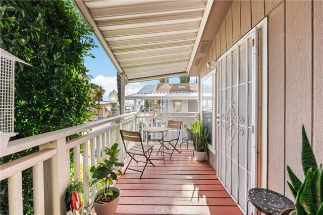 16079 Yarnell C35, Sylmar, CA 91342