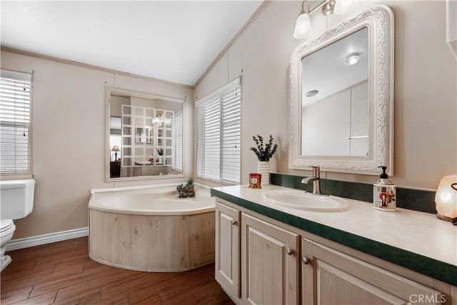 16079 Yarnell C35, Sylmar, CA 91342