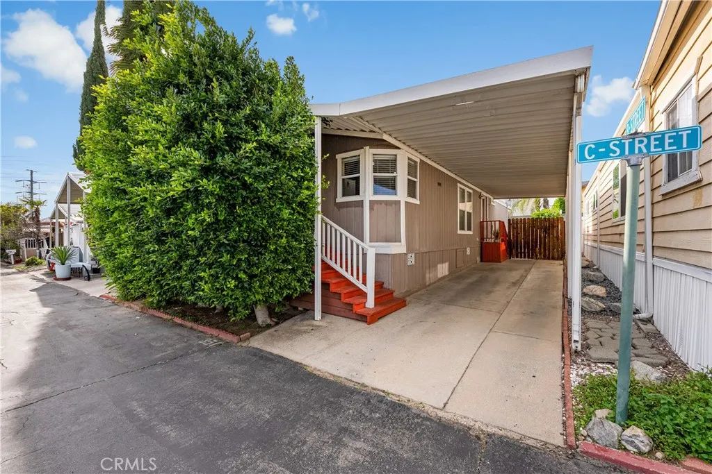 16079 Yarnell C35, Sylmar, CA 91342