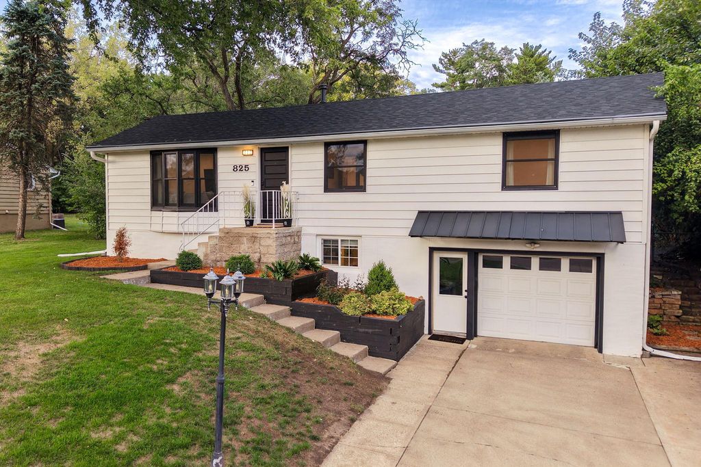 825 W River Road, Champlin, MN 55316 — exterior
