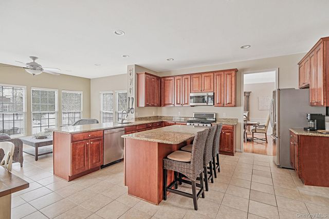 27 Avolet Court, Mount Sinai, NY 11766