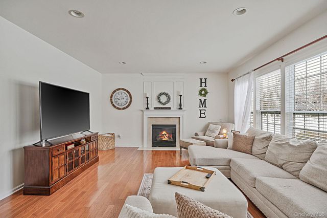 27 Avolet Court, Mount Sinai, NY 11766