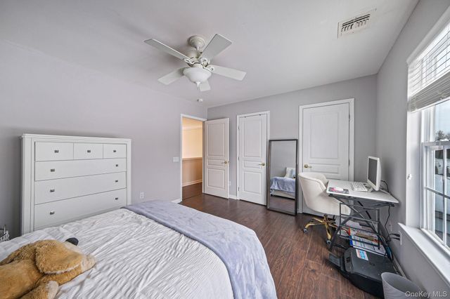 27 Avolet Court, Mount Sinai, NY 11766