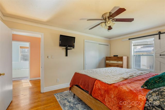 333 Oakview Park Road, Asheville, NC 28803