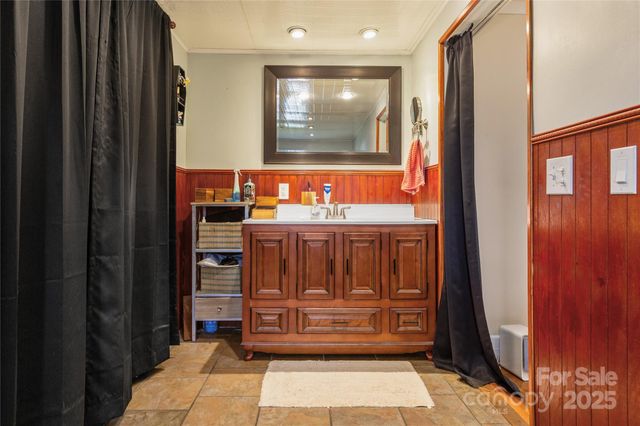 333 Oakview Park Road, Asheville, NC 28803