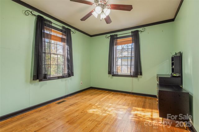 333 Oakview Park Road, Asheville, NC 28803