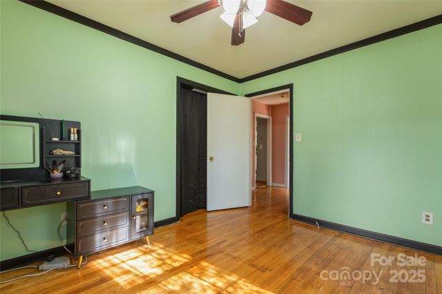 333 Oakview Park Road, Asheville, NC 28803