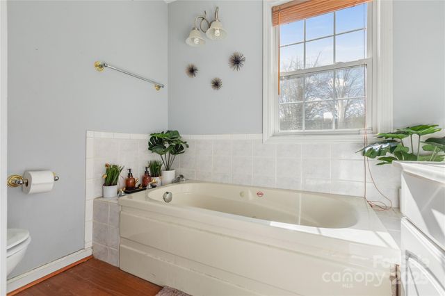 333 Oakview Park Road, Asheville, NC 28803