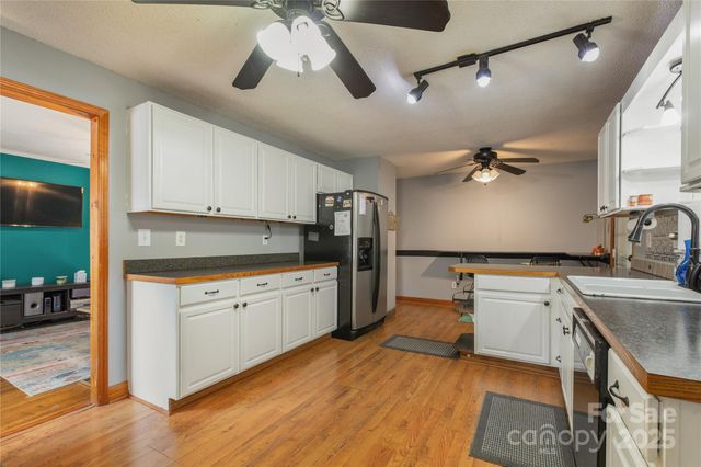 333 Oakview Park Road, Asheville, NC 28803