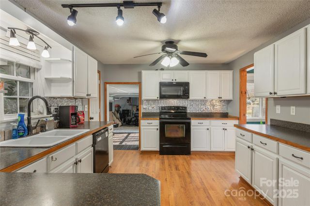 333 Oakview Park Road, Asheville, NC 28803