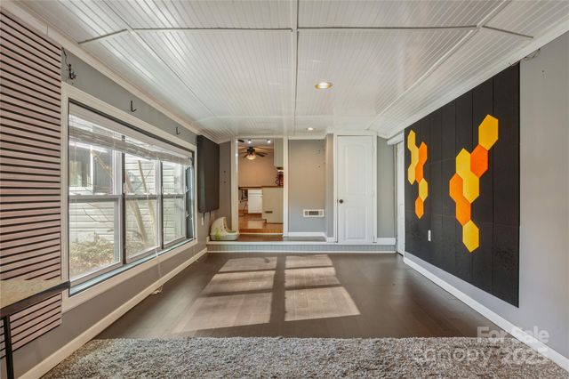 333 Oakview Park Road, Asheville, NC 28803