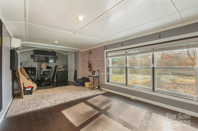 333 Oakview Park Road, Asheville, NC 28803