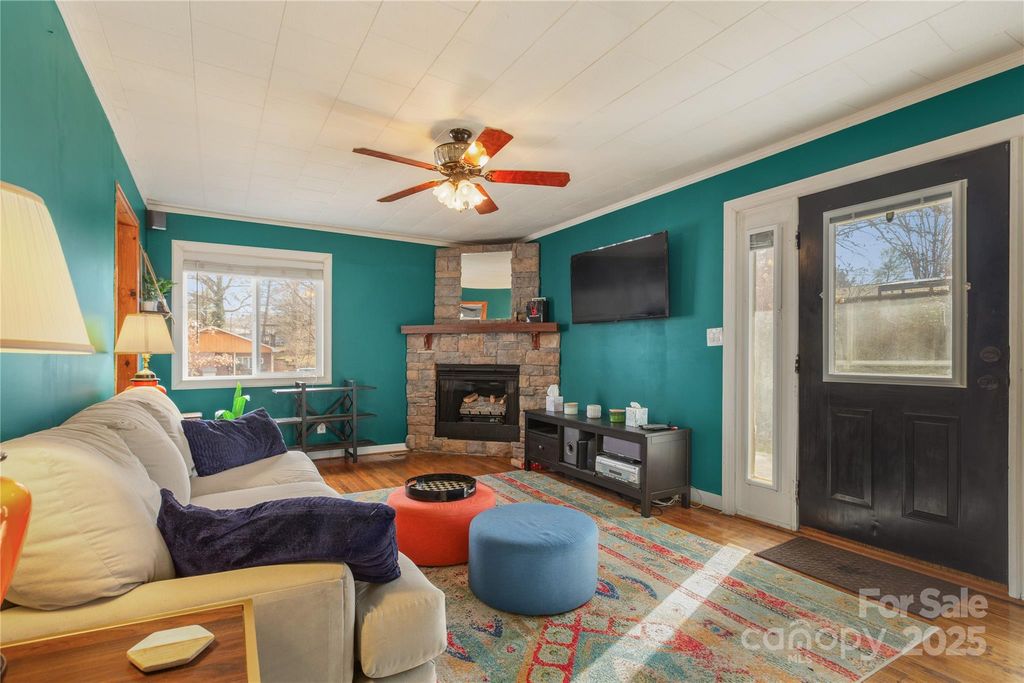 333 Oakview Park Road, Asheville, NC 28803