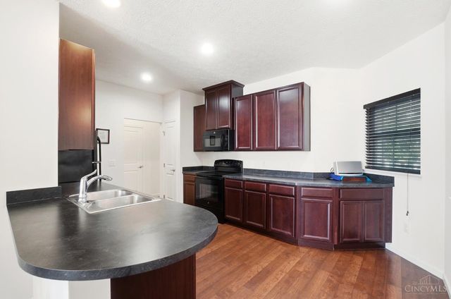 7460 Victoria Falls Avenue, Deerfield Twp., OH 45039