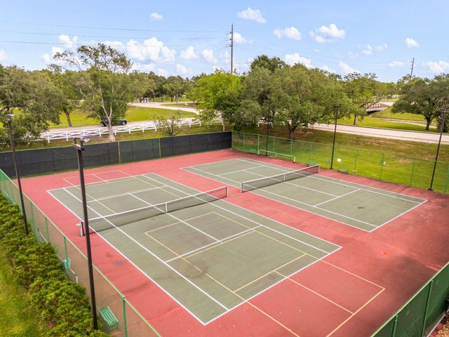 902 W Palmcrest Court, Pearland, TX 77584