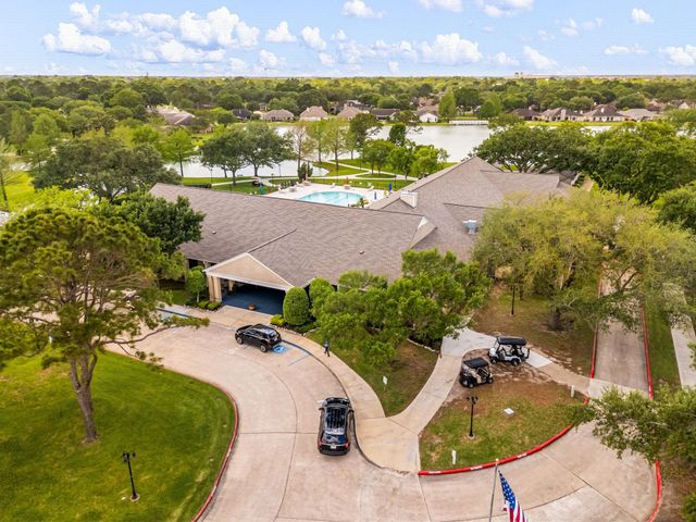 902 W Palmcrest Court, Pearland, TX 77584
