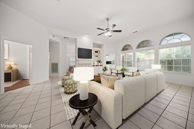 902 W Palmcrest Court, Pearland, TX 77584