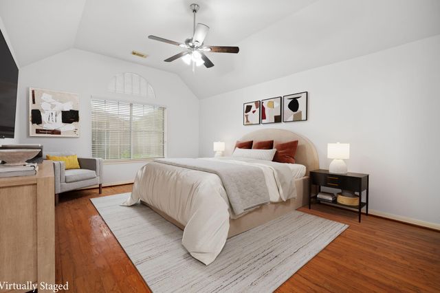 902 W Palmcrest Court, Pearland, TX 77584