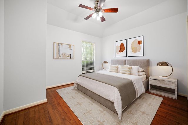 902 W Palmcrest Court, Pearland, TX 77584