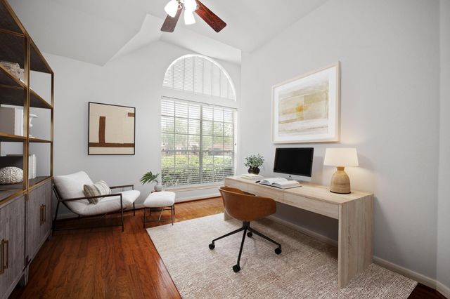 902 W Palmcrest Court, Pearland, TX 77584