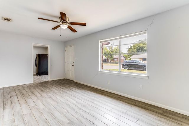 5728 Emerson Drive, Watauga, TX 76148