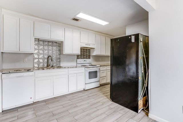 5728 Emerson Drive, Watauga, TX 76148
