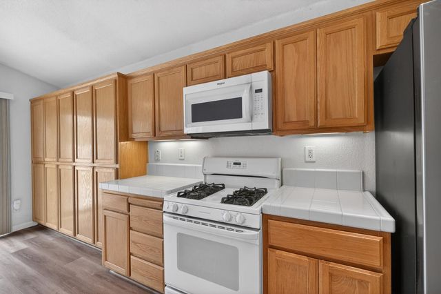 9772 Sand Hollow Way, Elk Grove, CA 95757