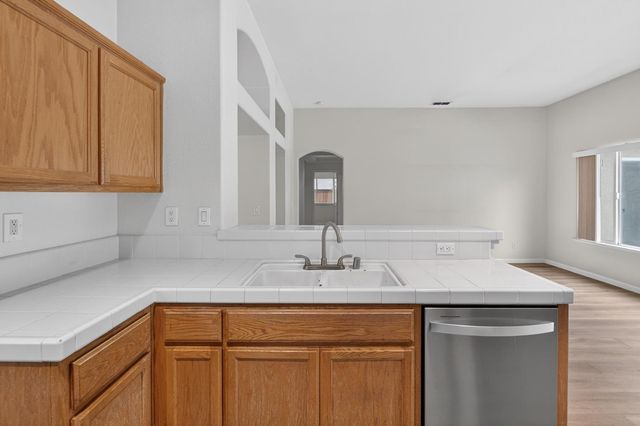 9772 Sand Hollow Way, Elk Grove, CA 95757