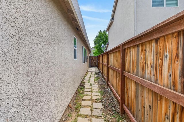 9772 Sand Hollow Way, Elk Grove, CA 95757