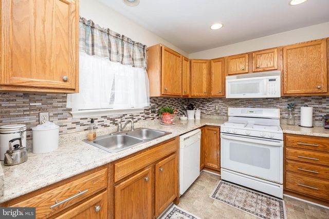 633 E MAIN ST, Fruitland, MD 21826