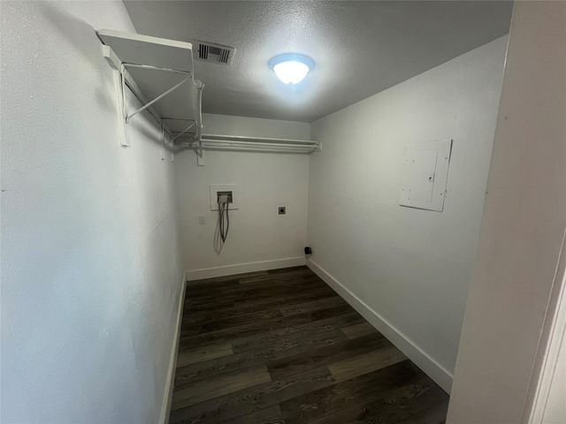 2302 35th Ave N, Texas City, TX 77590