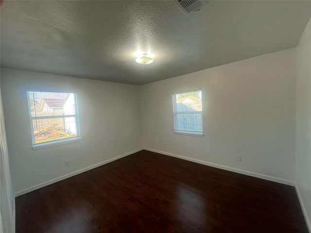 2302 35th Ave N, Texas City, TX 77590