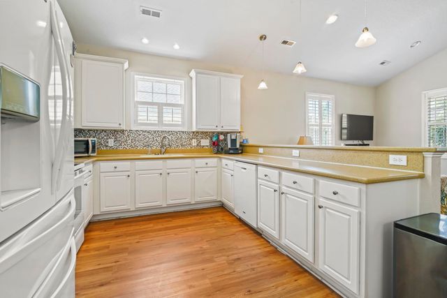 526 7th Ave. S, North Myrtle Beach, SC 29582