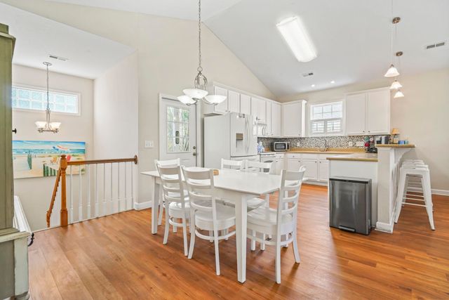 526 7th Ave. S, North Myrtle Beach, SC 29582