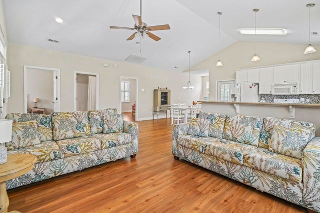 526 7th Ave. S, North Myrtle Beach, SC 29582