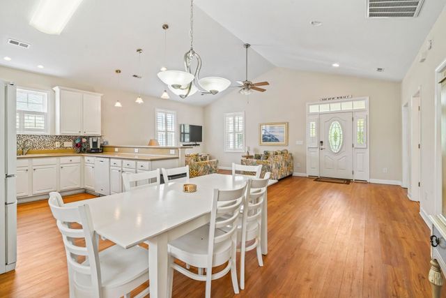 526 7th Ave. S, North Myrtle Beach, SC 29582