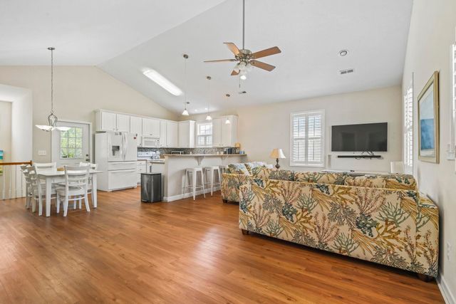 526 7th Ave. S, North Myrtle Beach, SC 29582