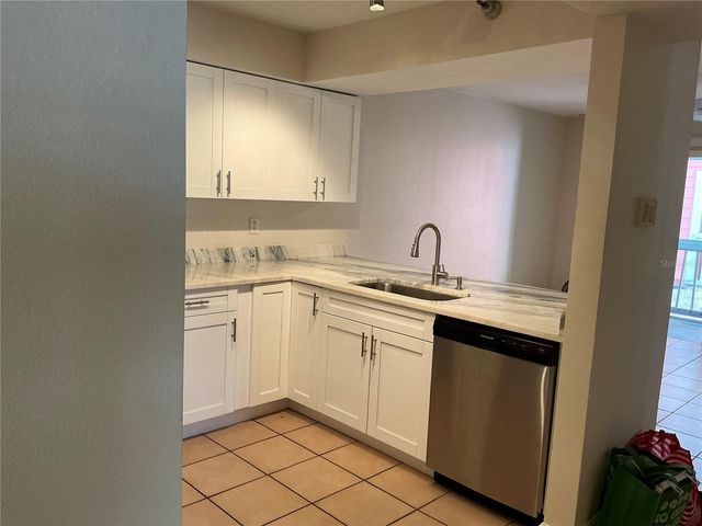 3002 W CLEVELAND STREET B4, Tampa, FL 33609