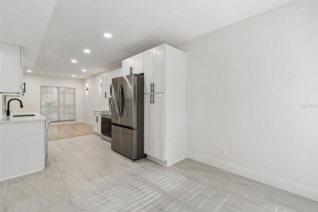 13934 CLUBHOUSE CIRCLE 8, Tampa, FL 33618